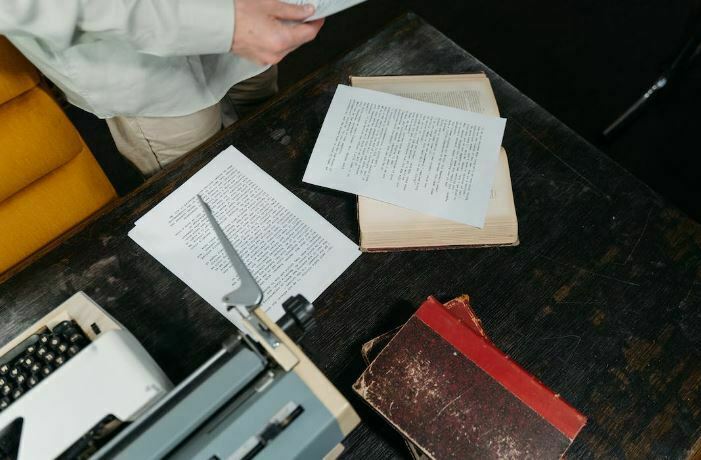 Edebiyat Tarihi Nedir?